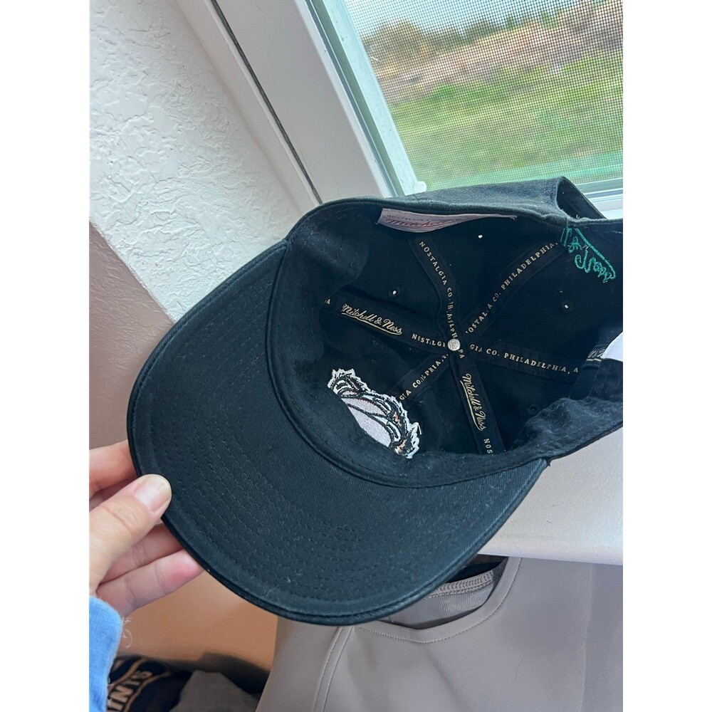 Vancouver Grizzlies Basketball Mitchell & Ness Hardwood Classics Adjustable Hat - Picture 7 of 11